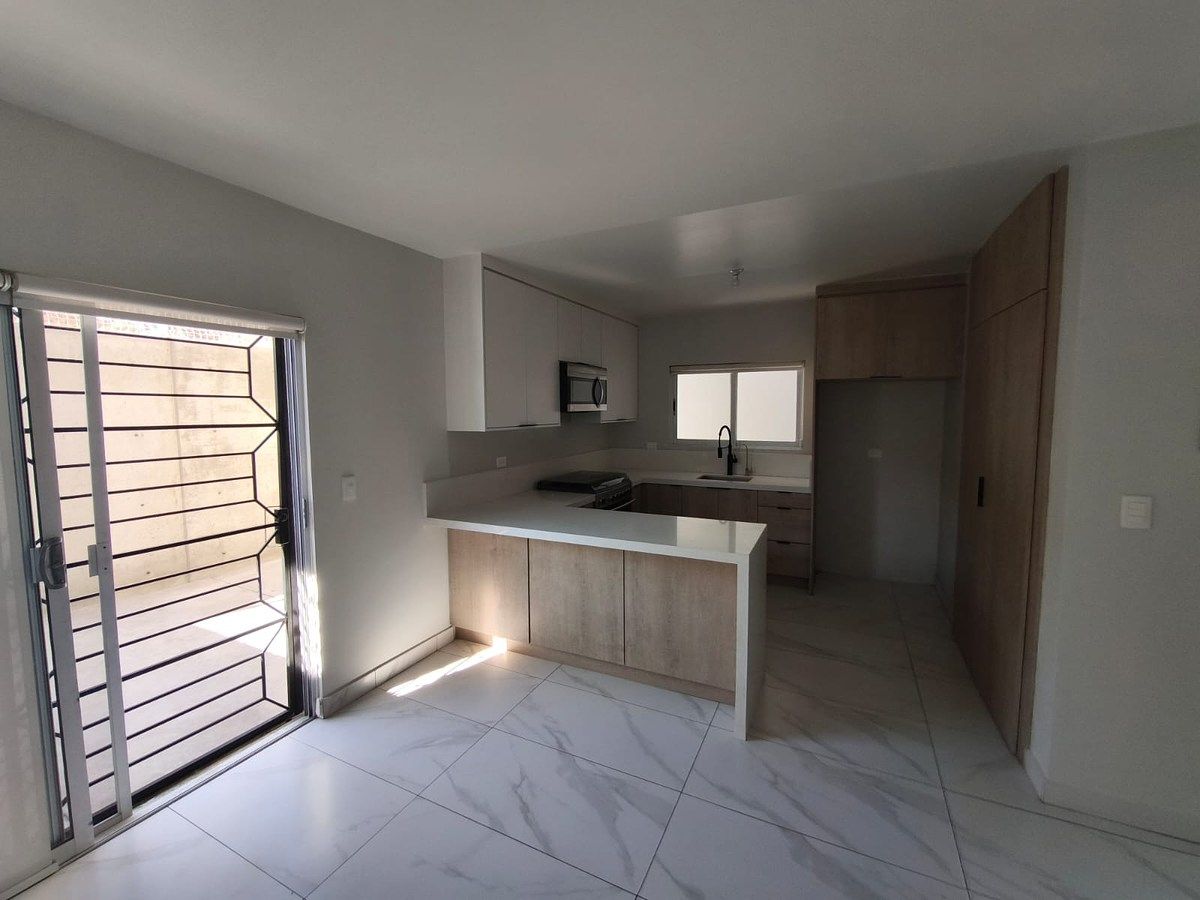 Casa en condominio en Pórticos de San Antonio, Tijuana, foto 2 de 18