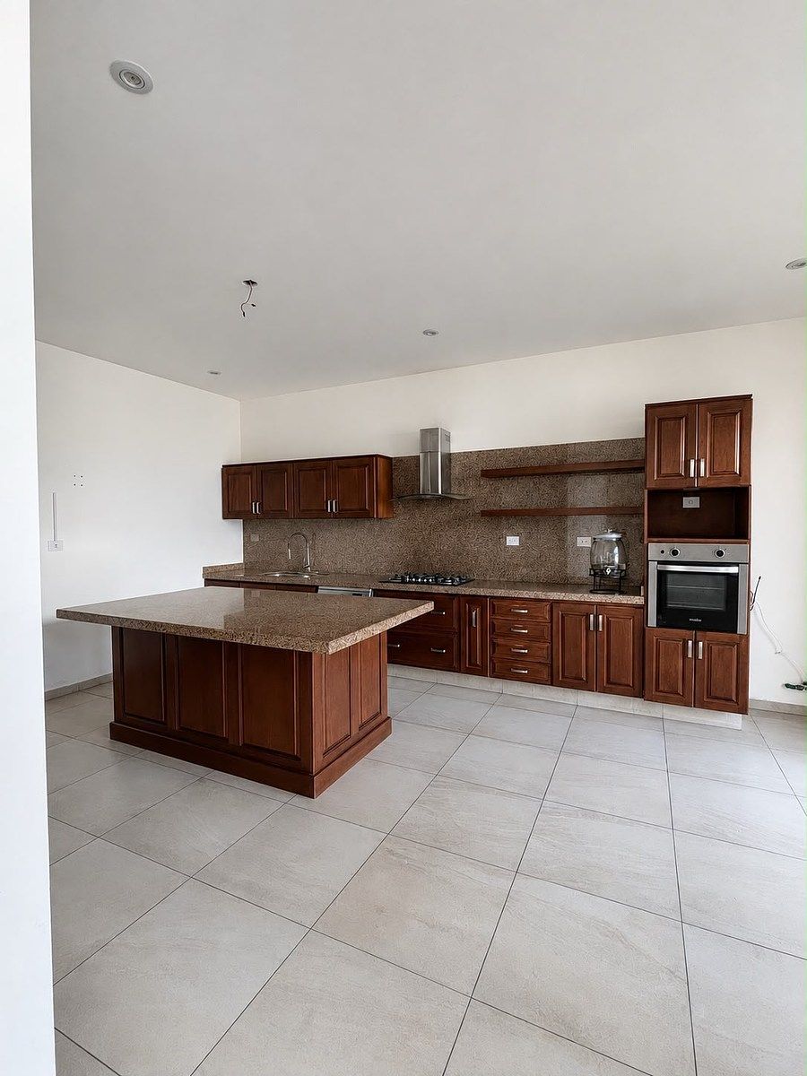 Casa en venta en Lomas del Tec 4 recs 4.5 baños, amplia cocina, foto 1 de 22