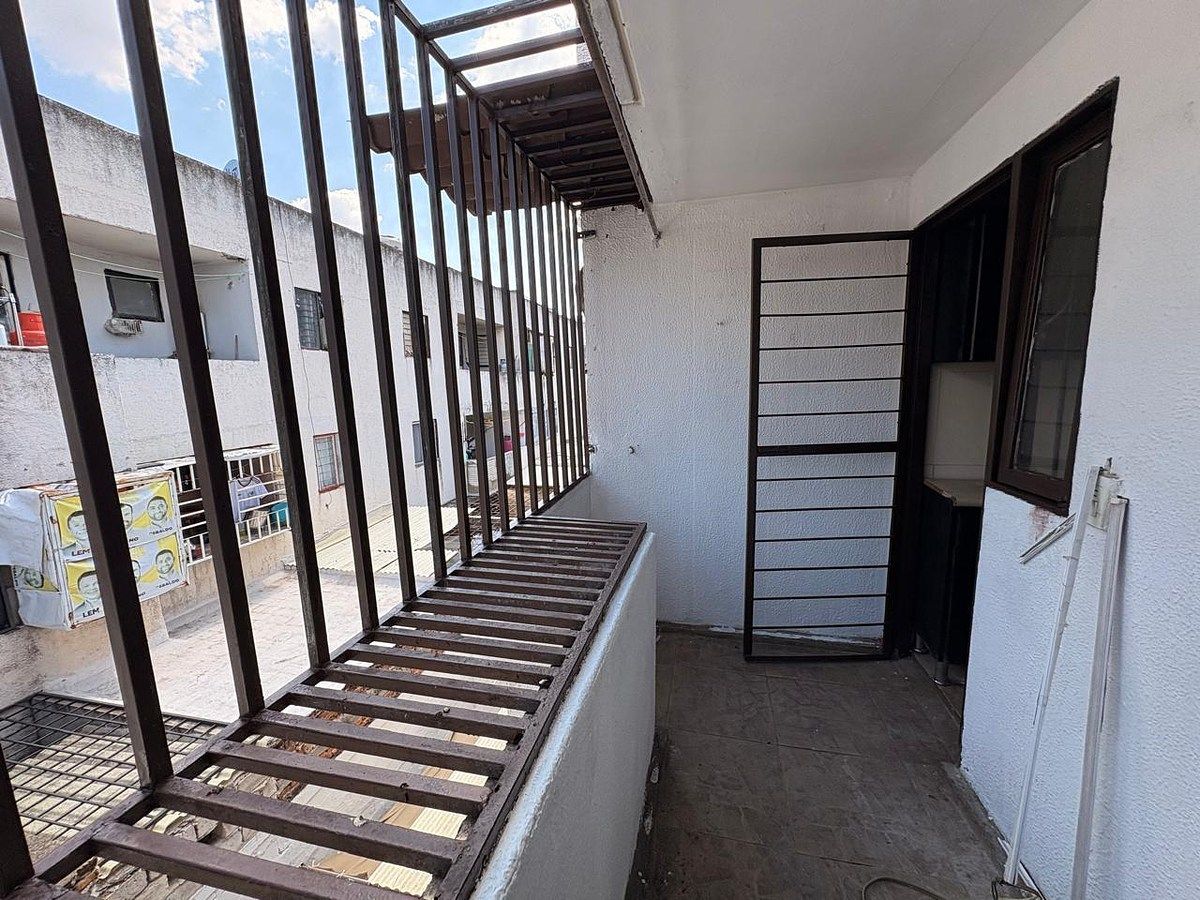 Balcon, photo 6 of 12