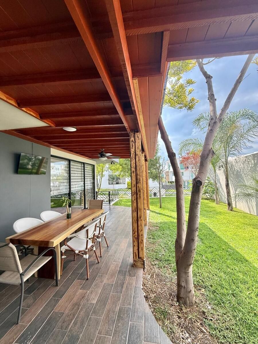 CASA EN VENTA ZIBATA , 4 HABITACIONES, foto 1 de 19