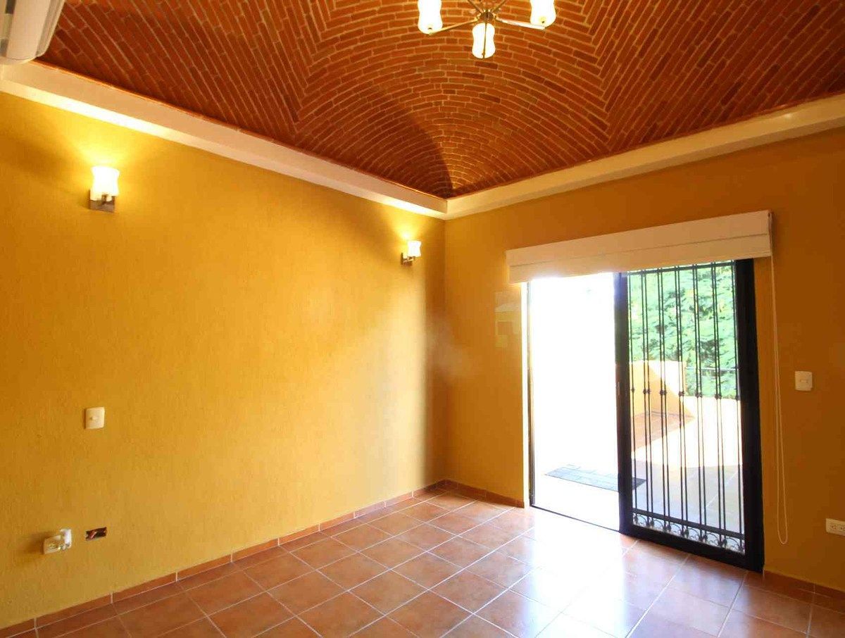 House in Gran Santa Fe, Mérida, photo 2 of 20