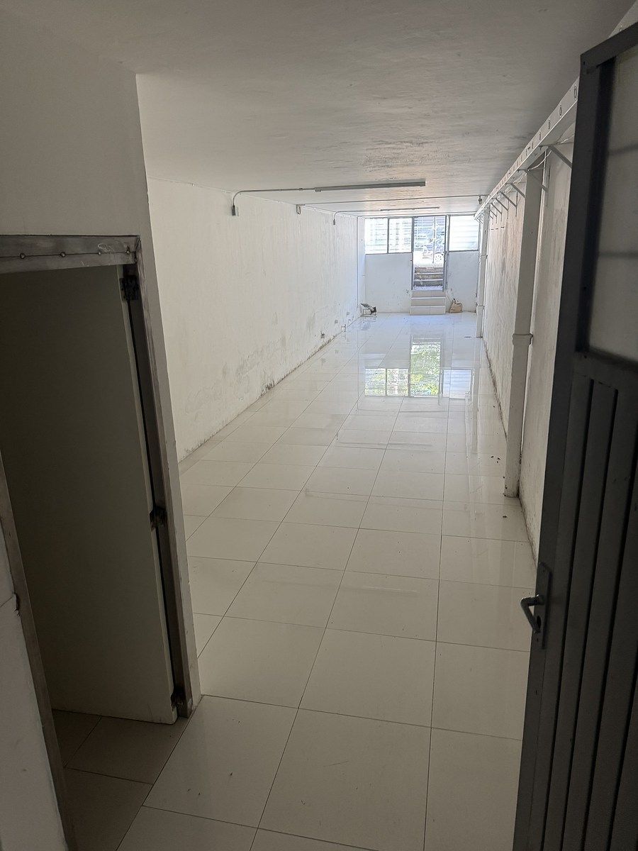 zona almacenamiento 2, foto 4 de 11