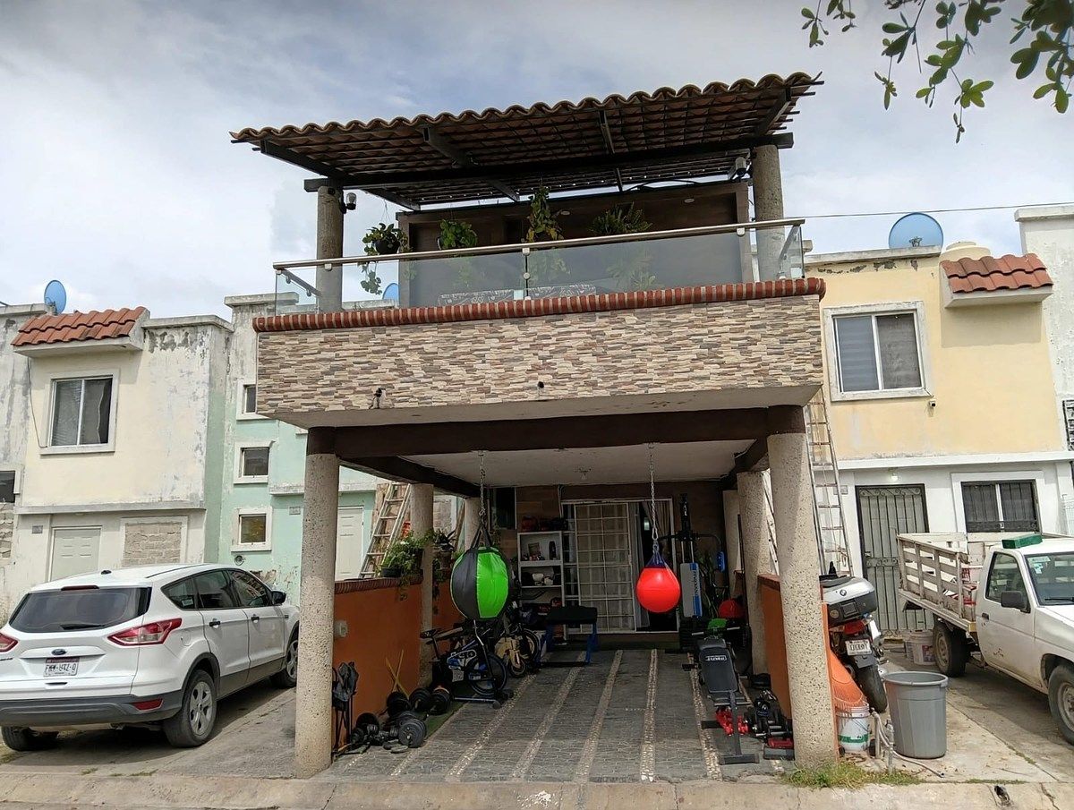 House in Hacienda Santa Fe, Tlajomulco de Zúñiga, photo 2 of 15