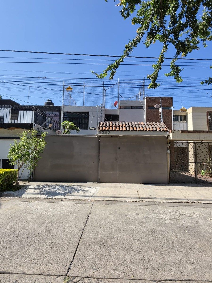 🏡 Remodeled House for Sale | Fracc. Revolución, Tlaquepaque, photo 1 of 21
