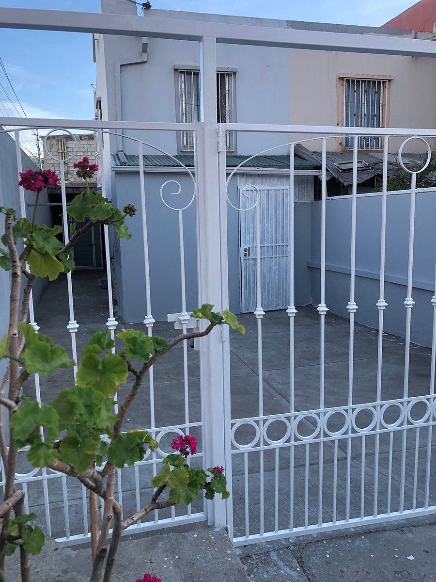 LINDA CASA PARA ALUGAR FRRACC. LOS LOBOS, foto 1 de 23