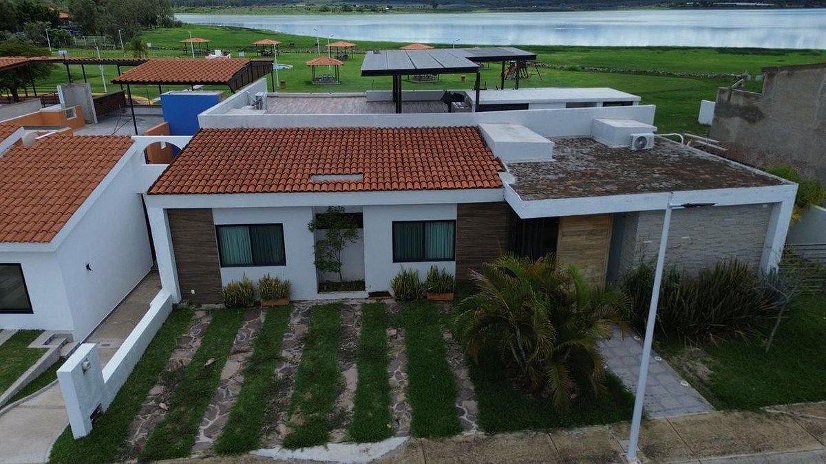 House in Gated Community in Bellavista, Acatlán de Juárez, photo 2 of 7