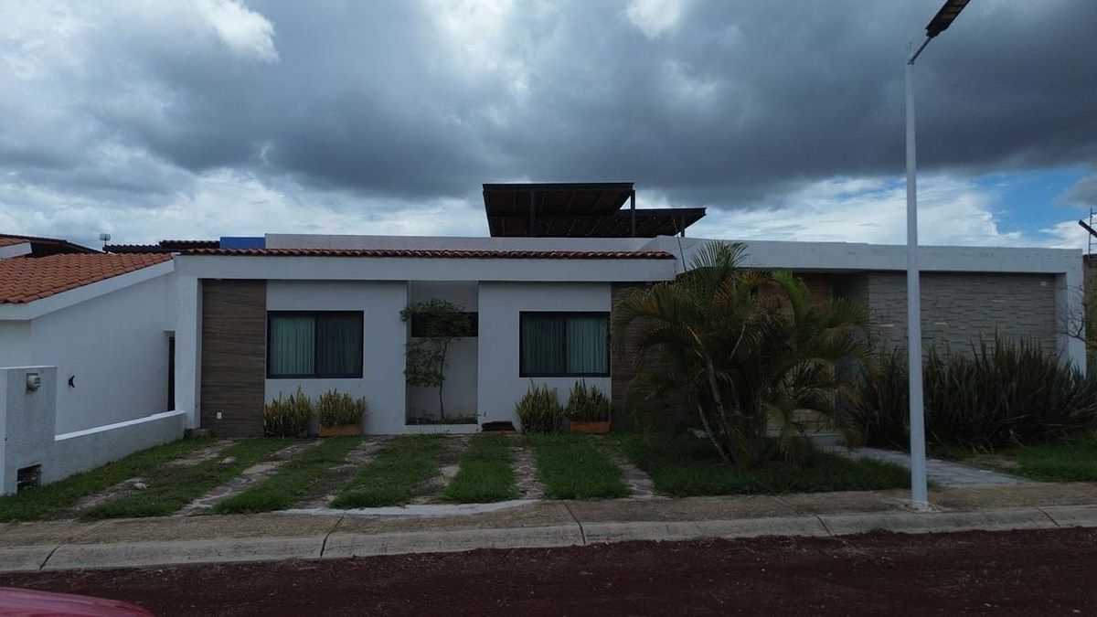 House for sale within Ribera del Lago, photo 1 of 7