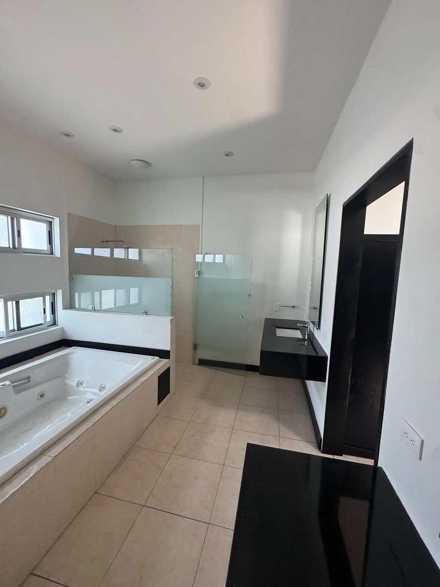 Casa em Bosques de Valle Alto, Monterrey, foto 5 de 9