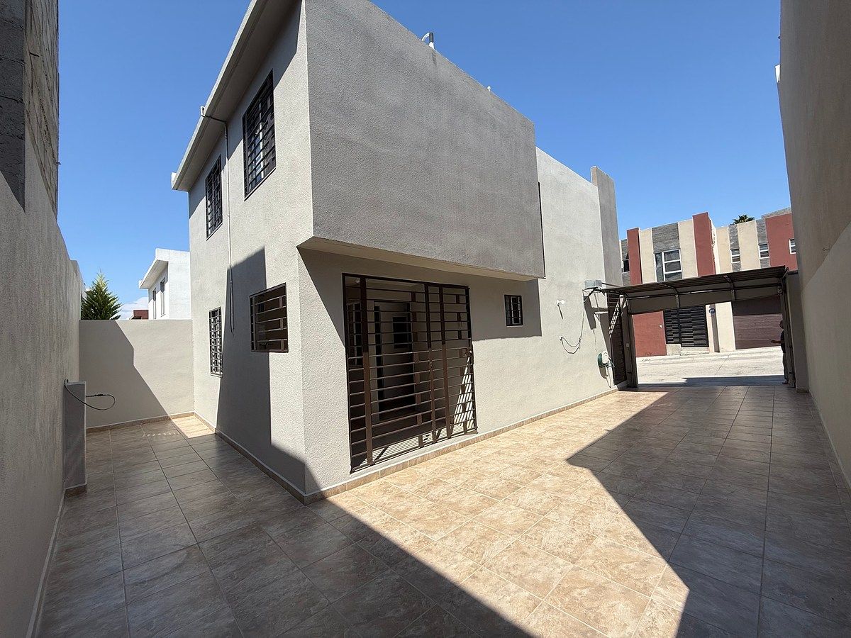 House in Valle del Pedregal, Tijuana, photo 3 of 19