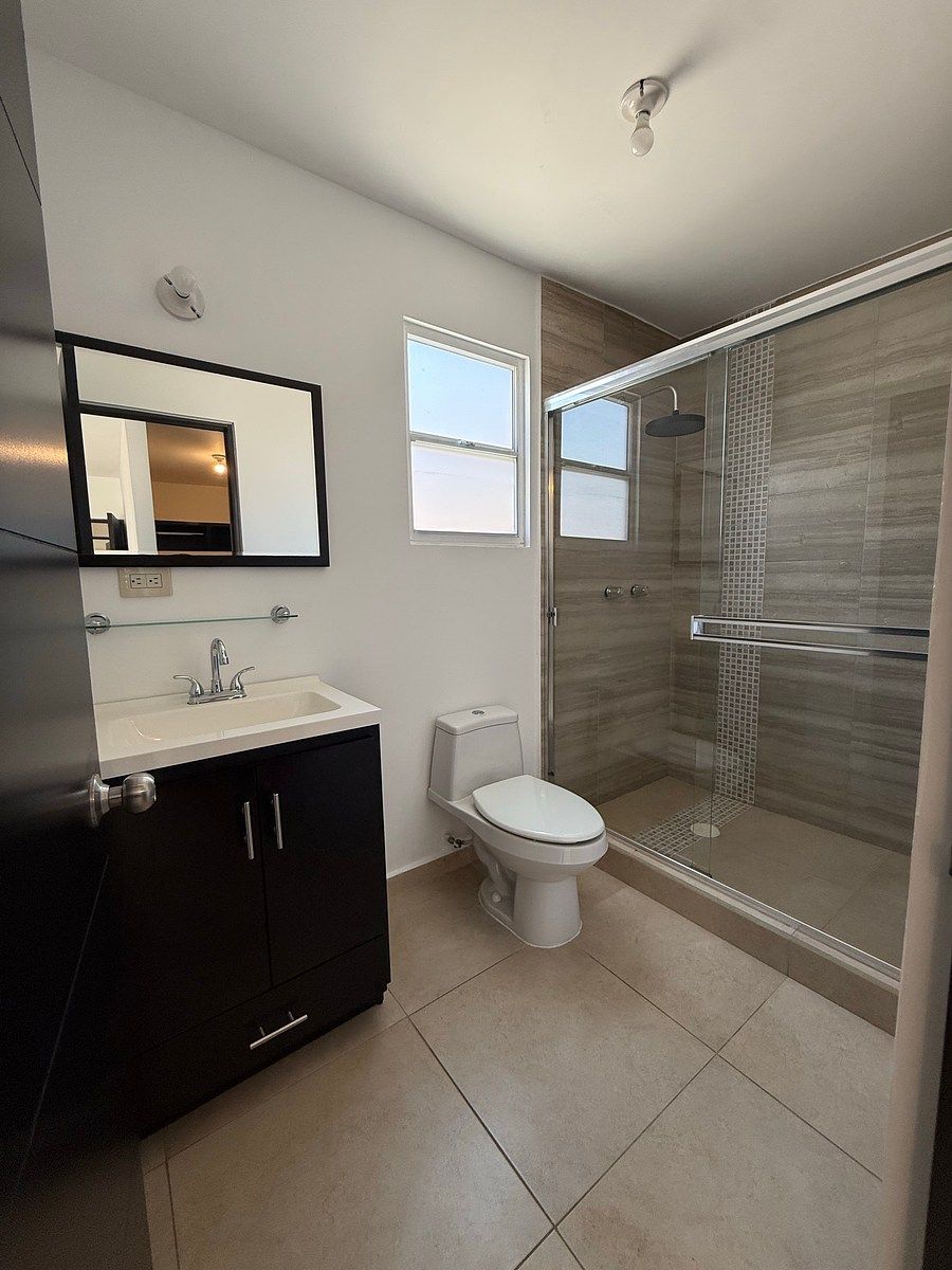 House in Valle del Pedregal, Tijuana, photo 14 of 19