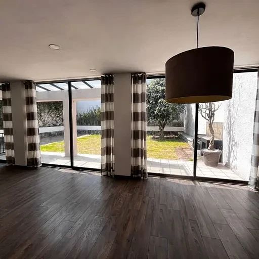 Parte Baja de Las Aguilas Casa 4 recamaras con vestidor y baño propio y jardín., foto 1 de 23