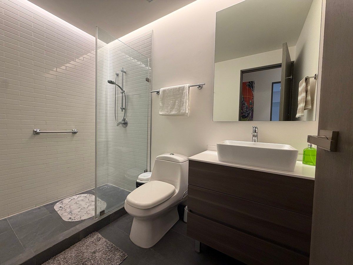 Baño completo para segunda habitación y visitas, photo 11 of 19