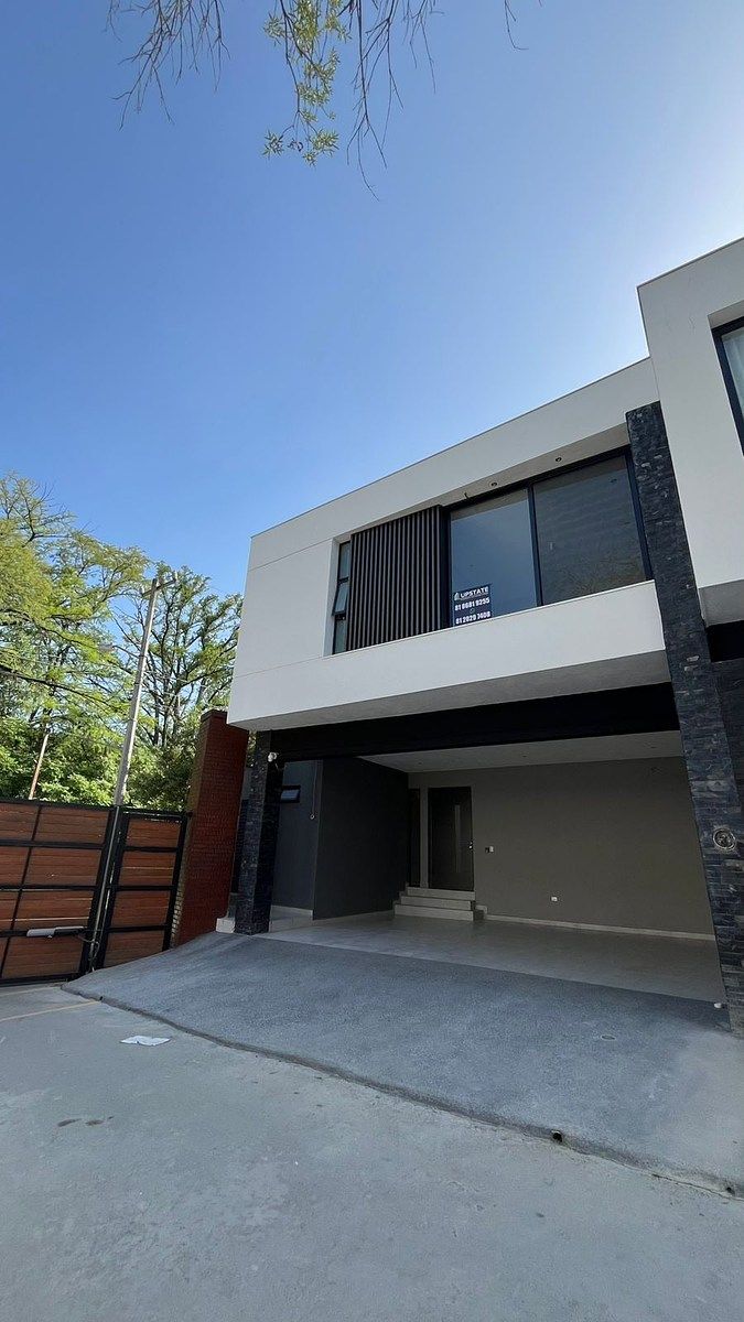 Spacious house in Brisas del Vergel, Monterrey, photo 1 of 12