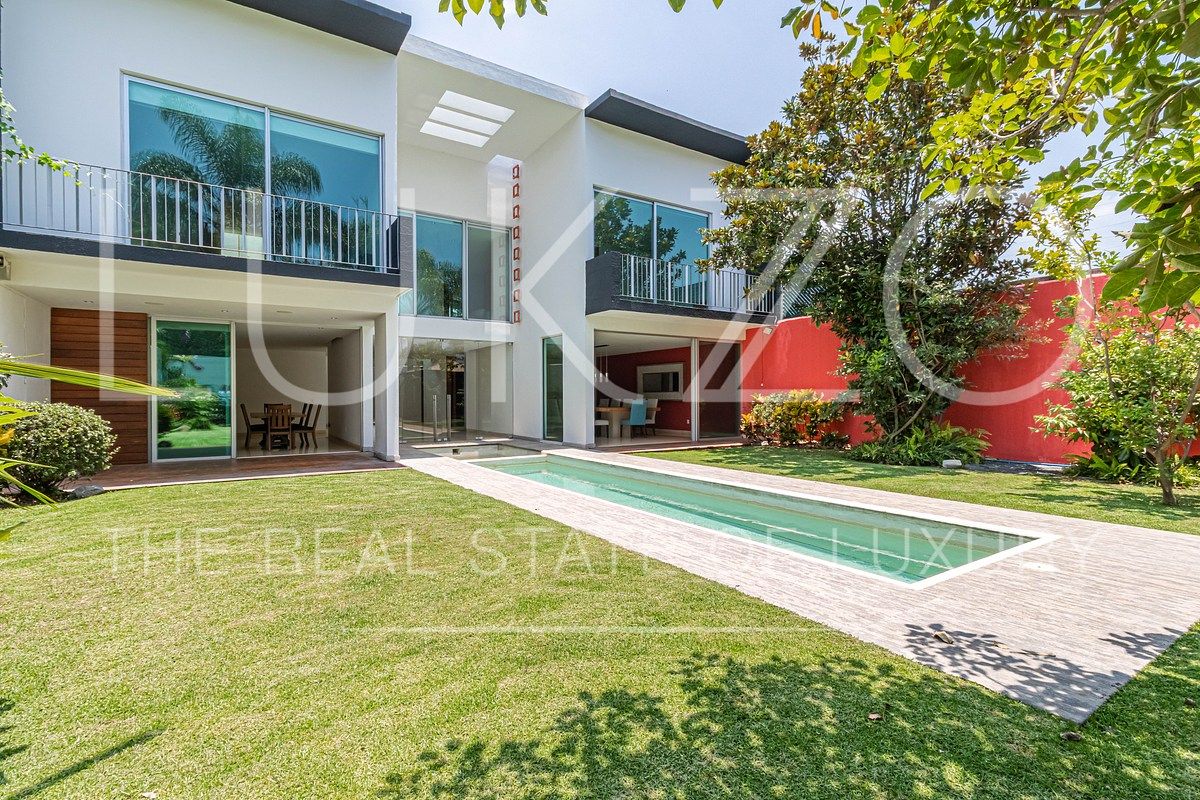 Residência de Luxo em Real de Tetela, Cuernavaca. Mármore, Madeiras Finas, foto 1 de 49