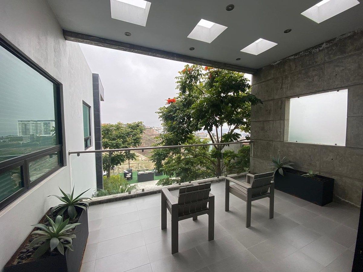 House in Lomas de Agua Caliente 6a Sección (Lomas Altas), Tijuana, photo 3 of 41