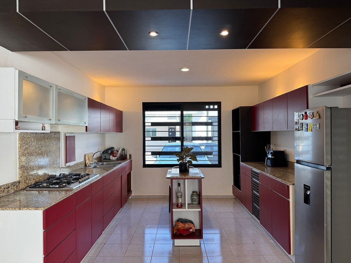 CASA À VENDA EM MONTECARLO - ÁREA ALTABRISA, MÉRIDA, foto 1 de 33