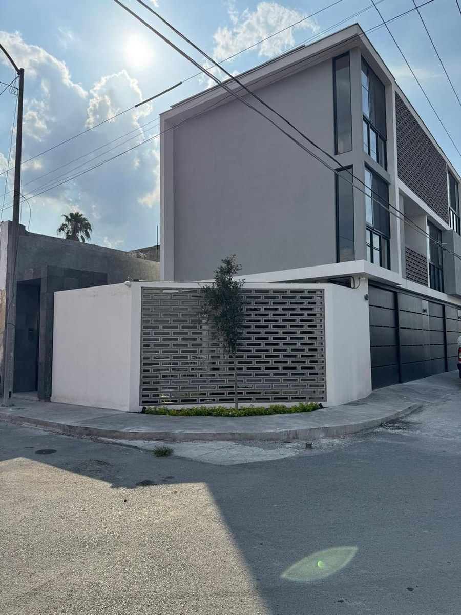 Propiedad de 3 Townhouse en Apodaca Centro, foto 1 de 12