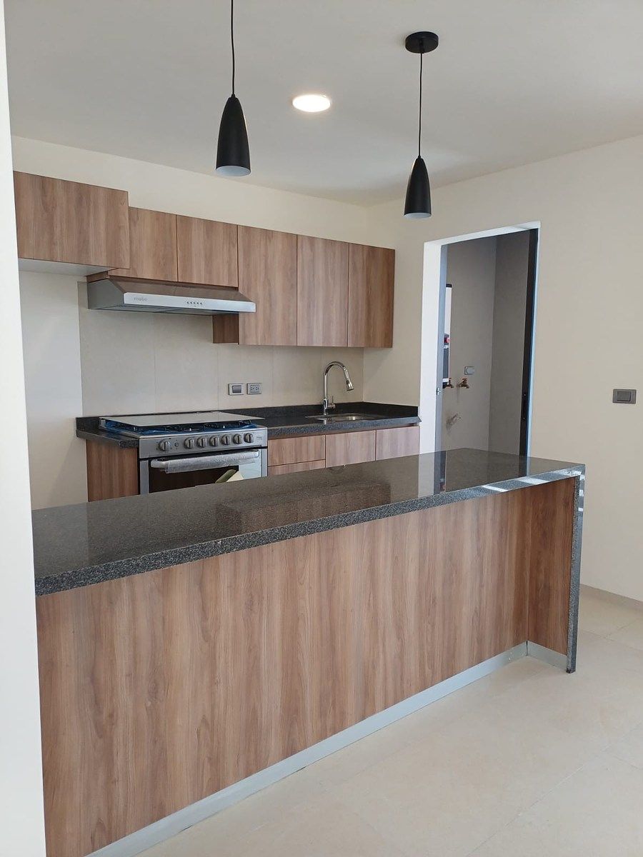 APARTAMENTO NO ANDAR SUPERIOR EM FUERTE SANTIAGO/EQUIPADO, foto 1 de 10