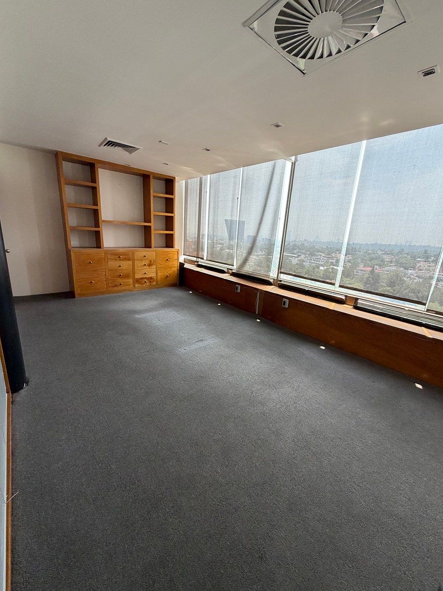 Se renta o vende oficina en palmas 731 PH, foto 1 de 9
