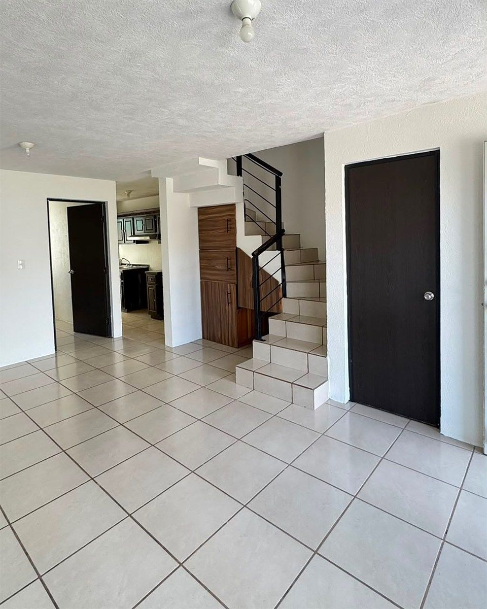 Sala - comedor casa en venta en Amaranto, foto 2 de 8