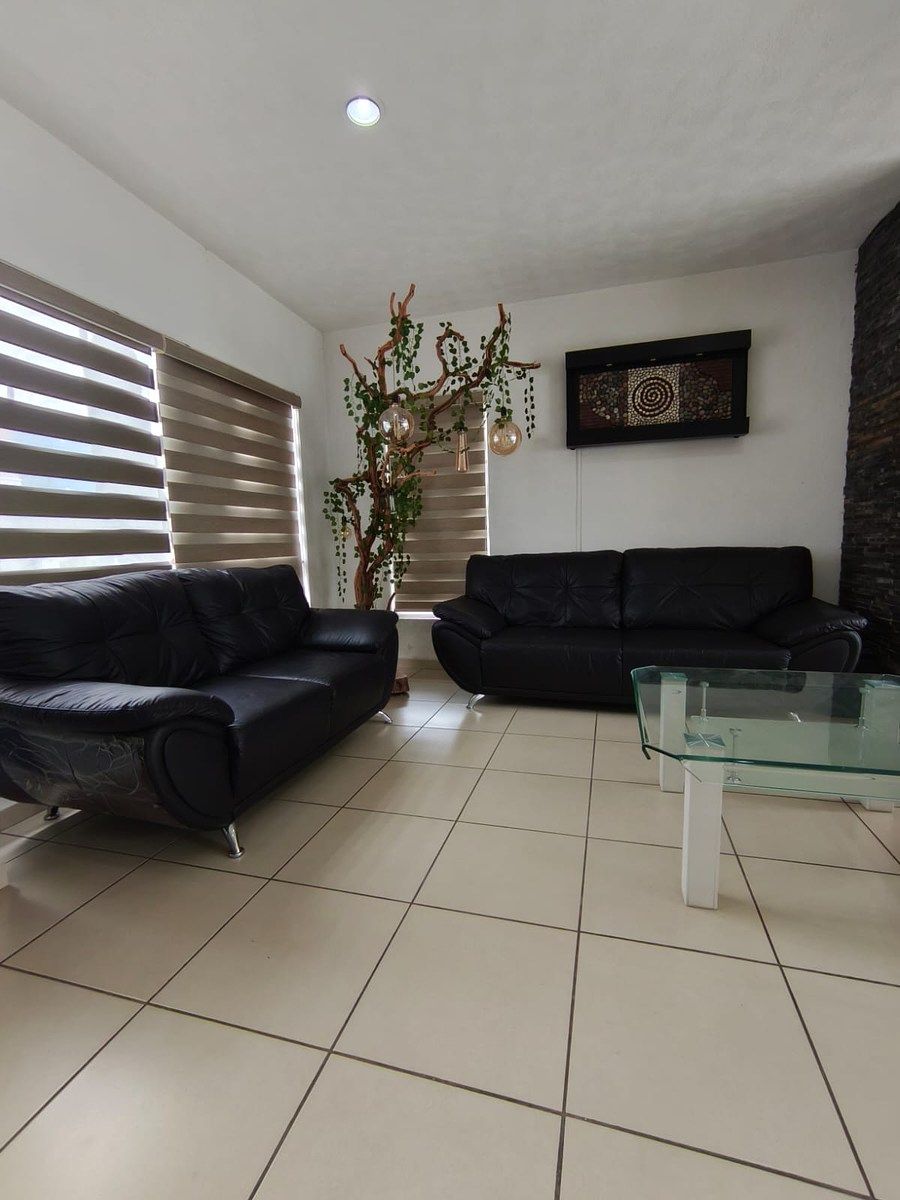 House in Los Manzanos, Tlajomulco de Zúñiga, photo 2 of 17