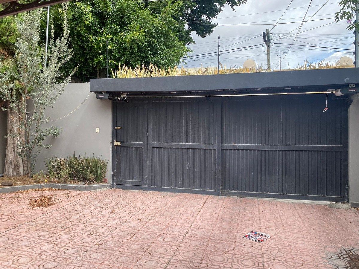 Casa em Prados del Mirador, Querétaro, foto 2 de 27