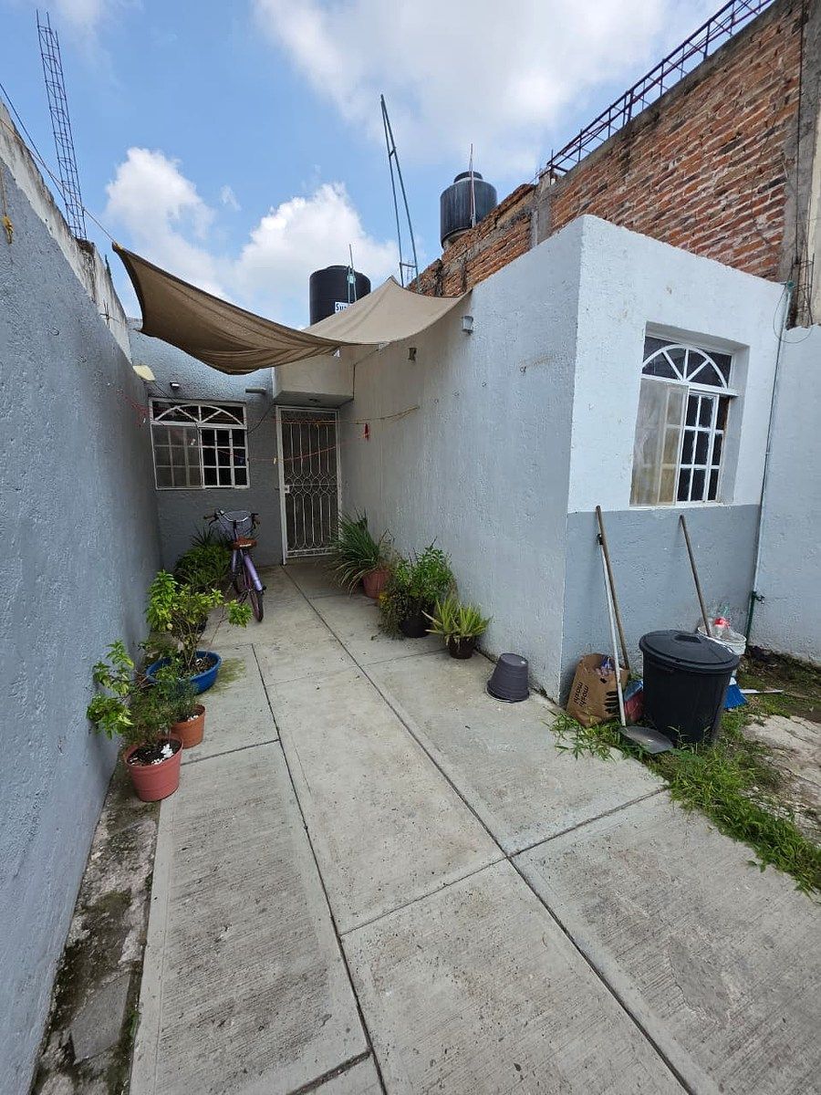 Casa em Paseos del Prado, Tlaquepaque, foto 2 de 9