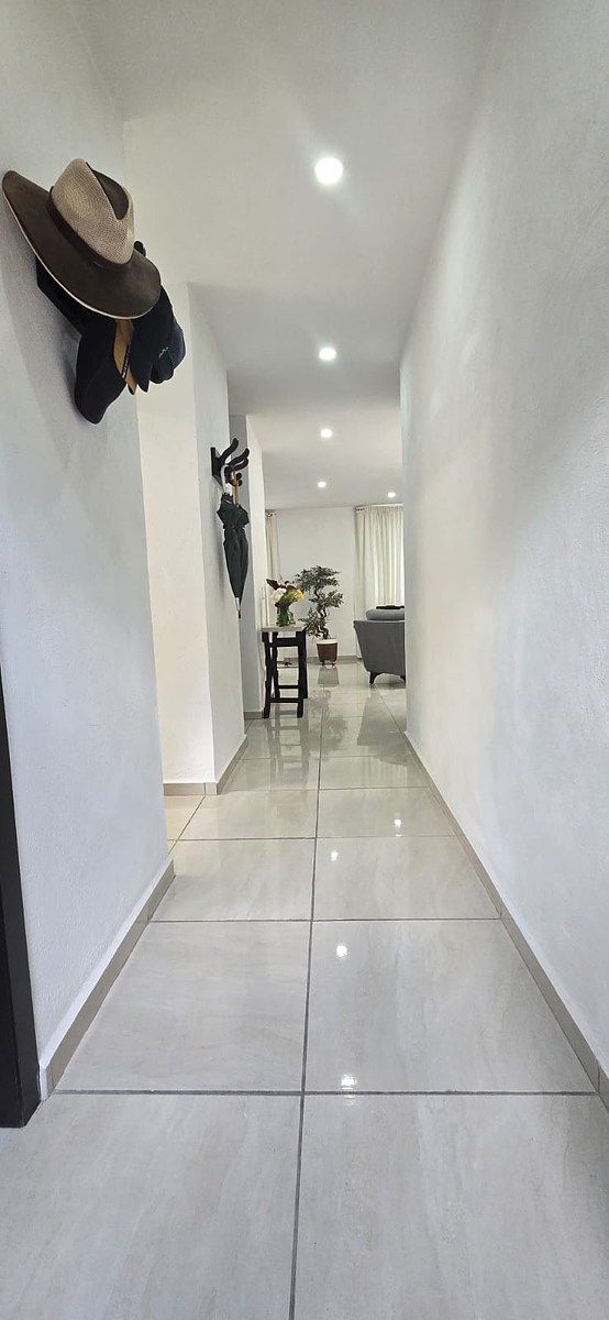 House in Gated Community in Bosques de San Juan, San Juan del Río, photo 3 of 23