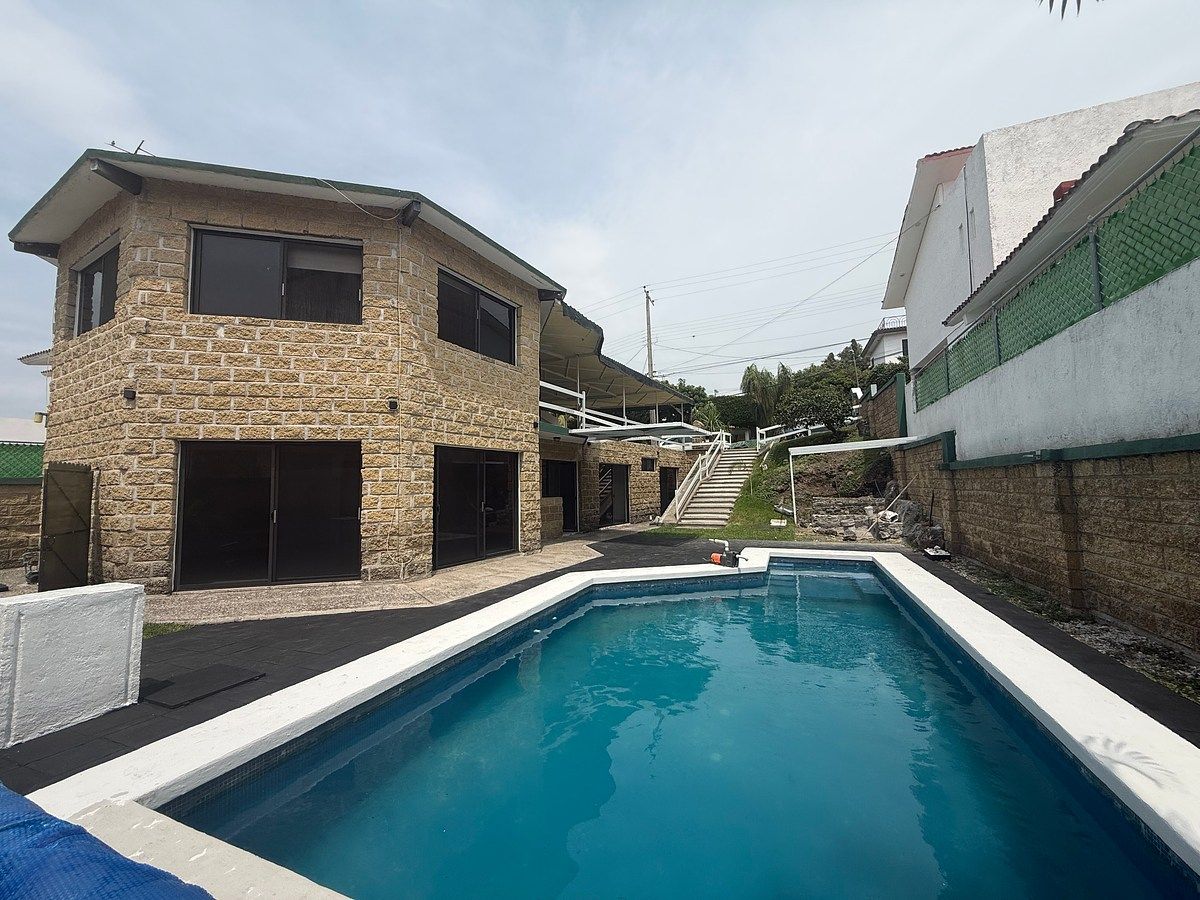 Sale or rent of unfurnished house in Lomas de Cocoyoc, photo 1 of 31