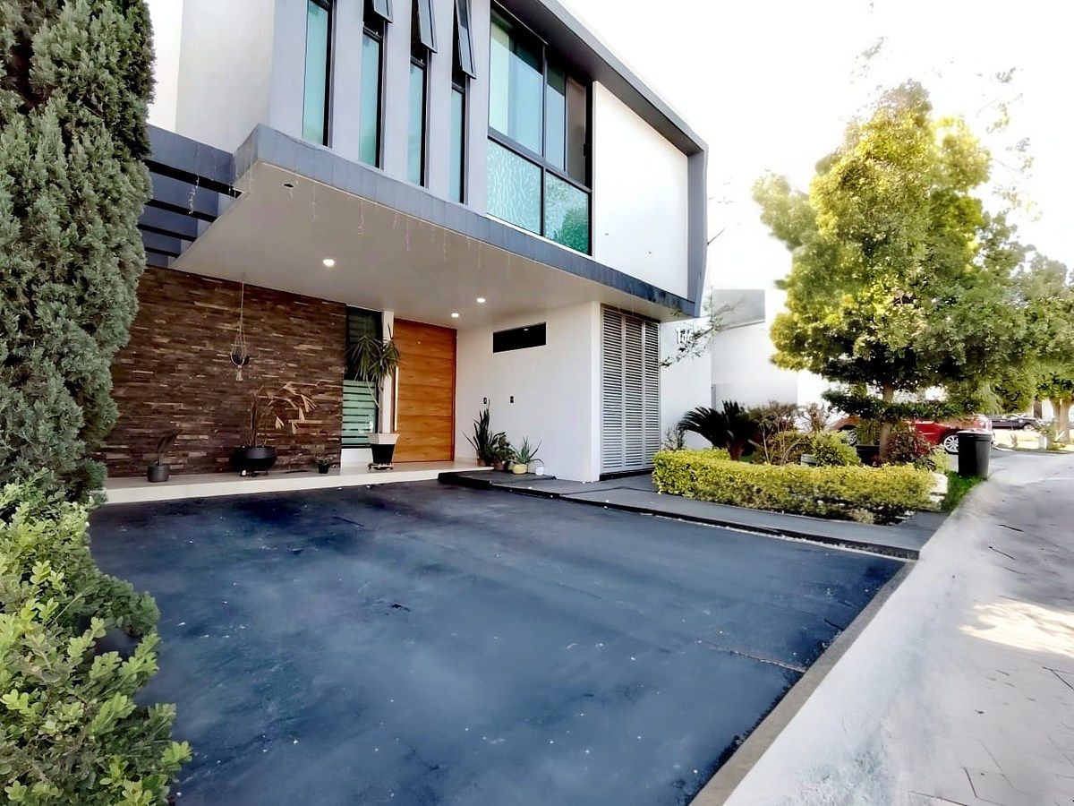 CASA À VENDA PROVENZA RESIDENCIAL R$10.000.000, foto 1 de 26