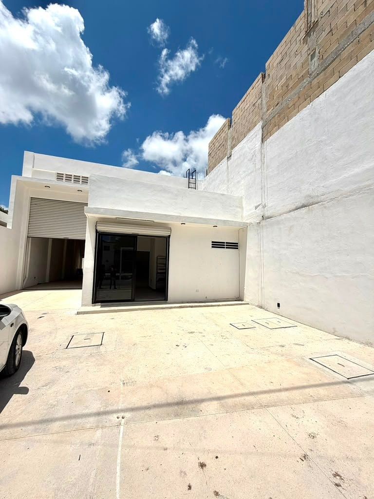 Commercial Warehouse for Rent of 280 m² | Prolongación La Luna, Cancún, photo 1 of 14