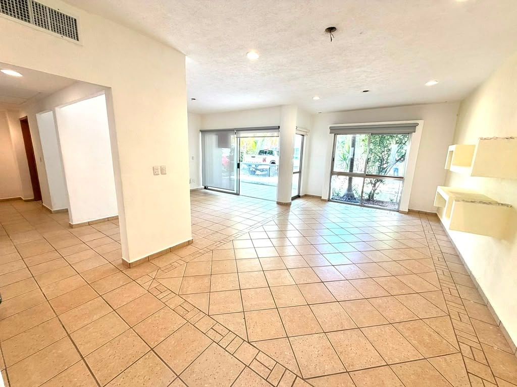 Departamento en Venta de 2 Recámaras en Planta Baja | SM 4, Cancún, foto 1 de 17