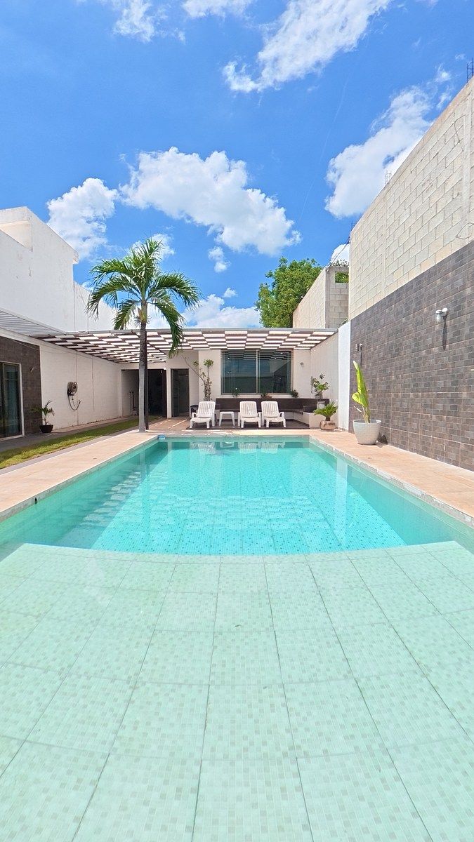 Venta de Residencia en Pensiones, Mérida | 5 Recámaras y Amplios Espacios, foto 1 de 34