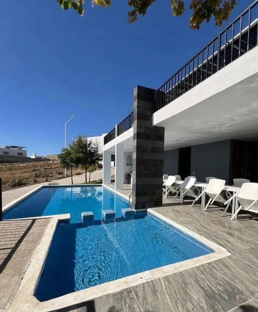 Casa en venta Zimalta, foto 1 de 37