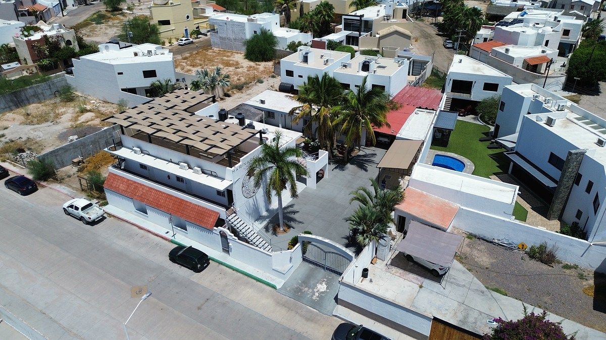 Propriedade de investimento; hotel com 15 quartos e piscina em La Paz, foto 1 de 22