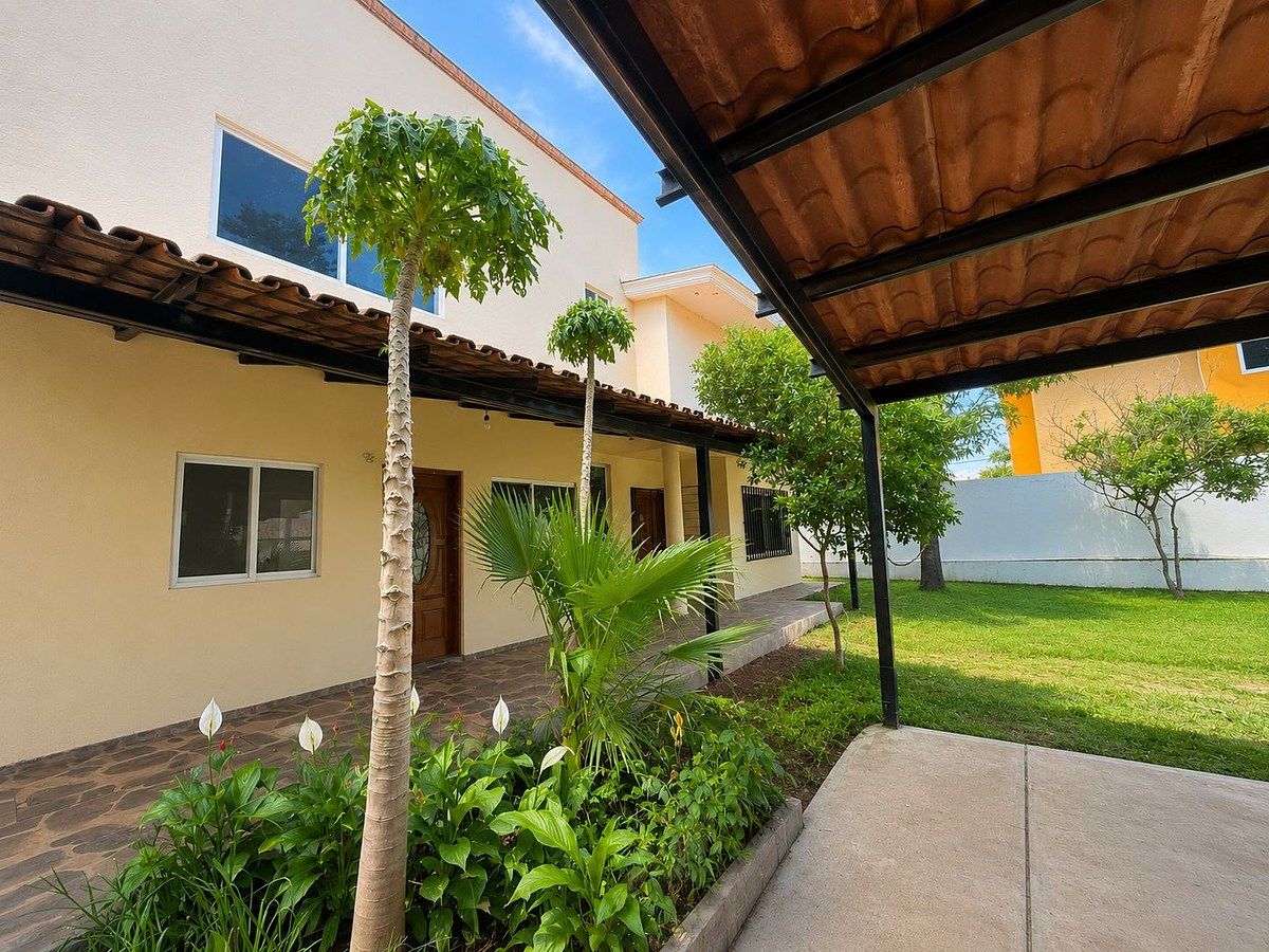 House in Los Gavilanes, Tlajomulco de Zúñiga, photo 2 of 13