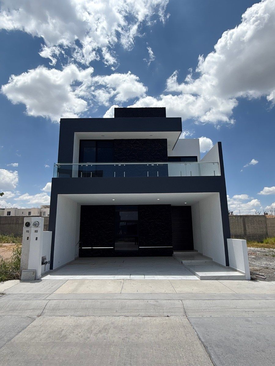 CASA EN VENTA AL SUR EN VILANOVA, foto 1 de 22