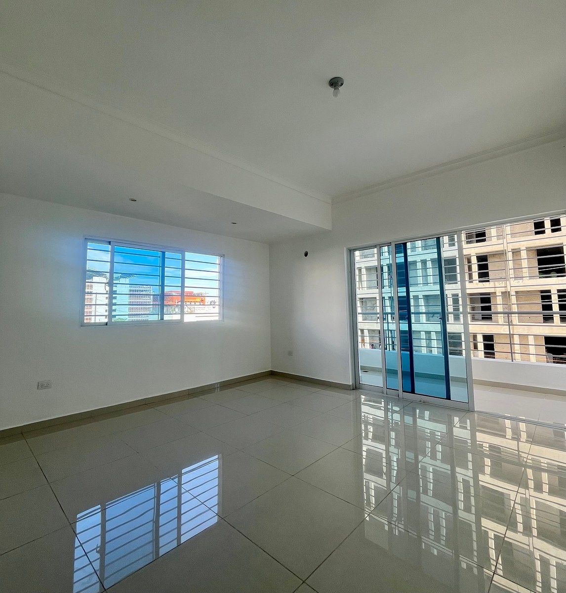 Apartamento en renta vacío de 2 habitaciones en Evaristo Morales, foto 1 de 21