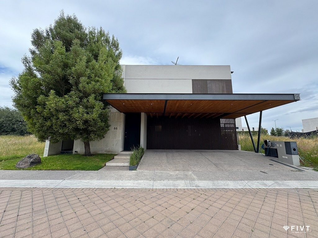 House Sandra - Lomas del Campanario North, photo 1 of 28
