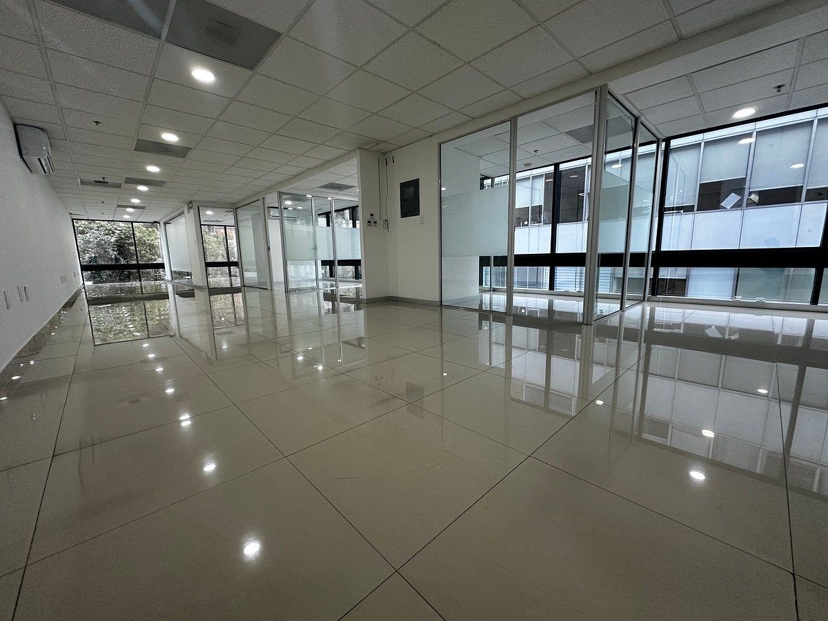 OFFICE RENTAL IN BOSQUES DE LAS LOMAS, photo 1 of 9