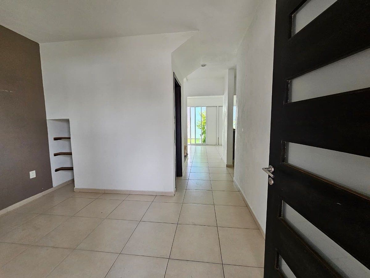 House in Gated Community in La Vista Residencial, Querétaro, photo 3 of 29