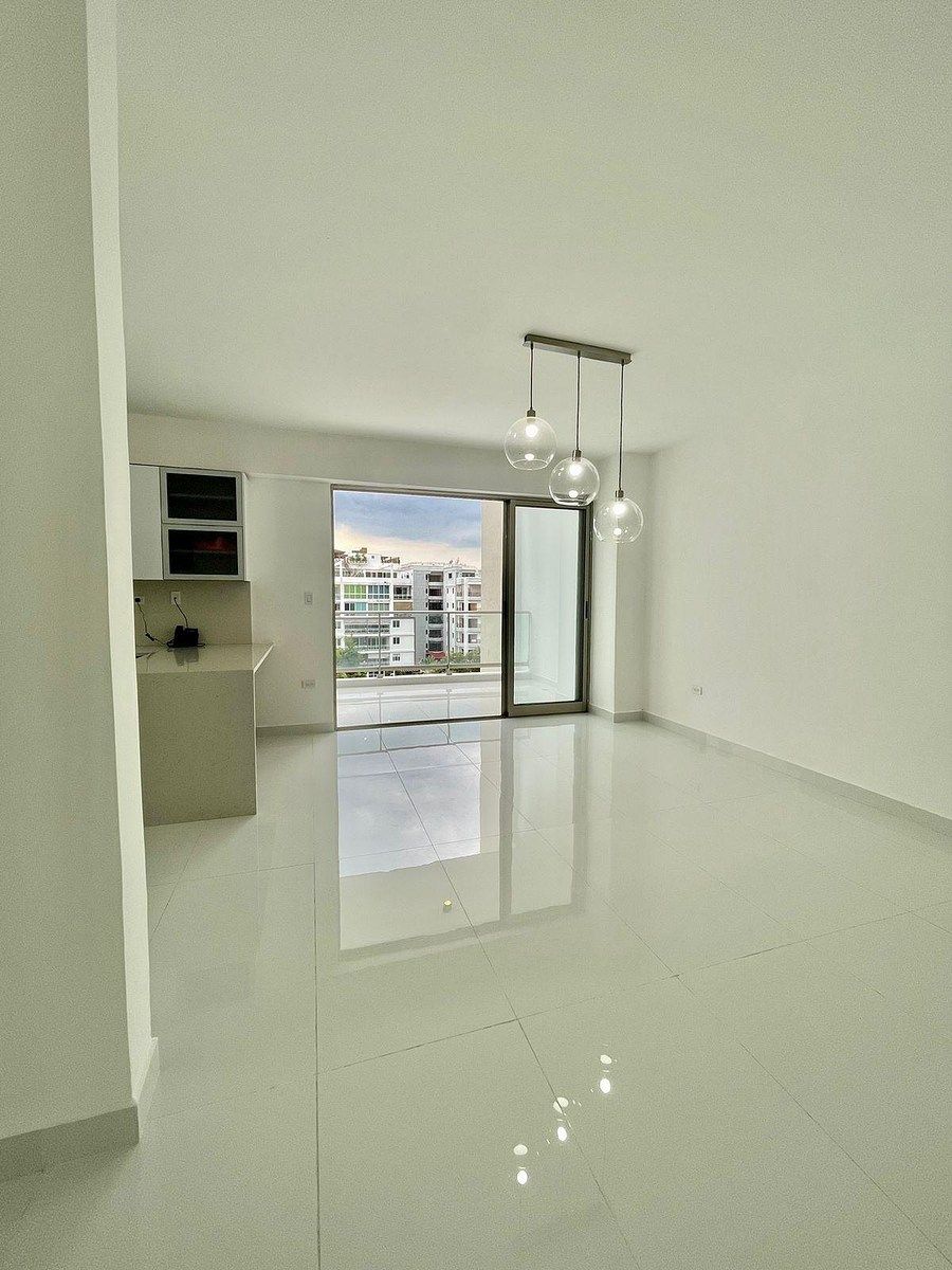 Espectacular Apartamento en piso alto!, foto 1 de 13