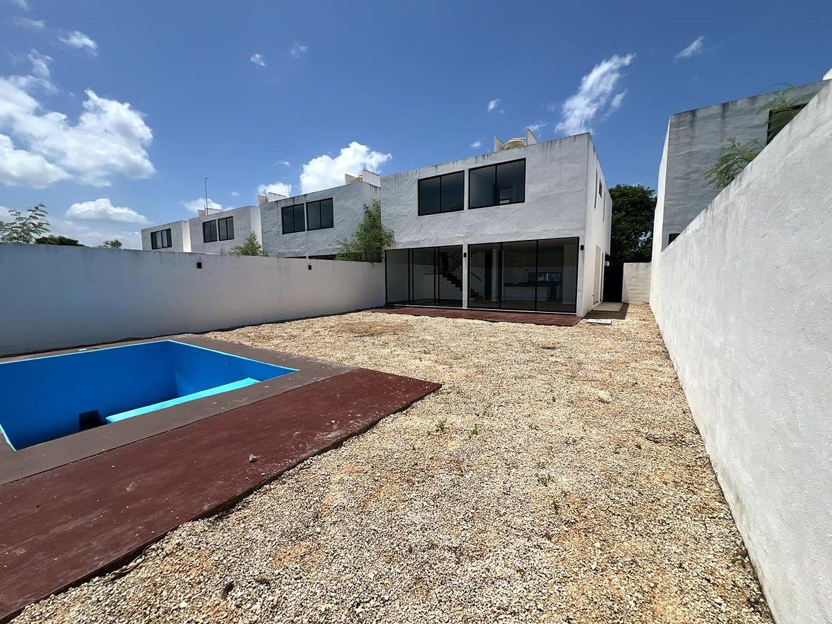 CASA EN VENTA  EN RESIDENCIAL PRADERAS DEL MAYAB, foto 1 de 19