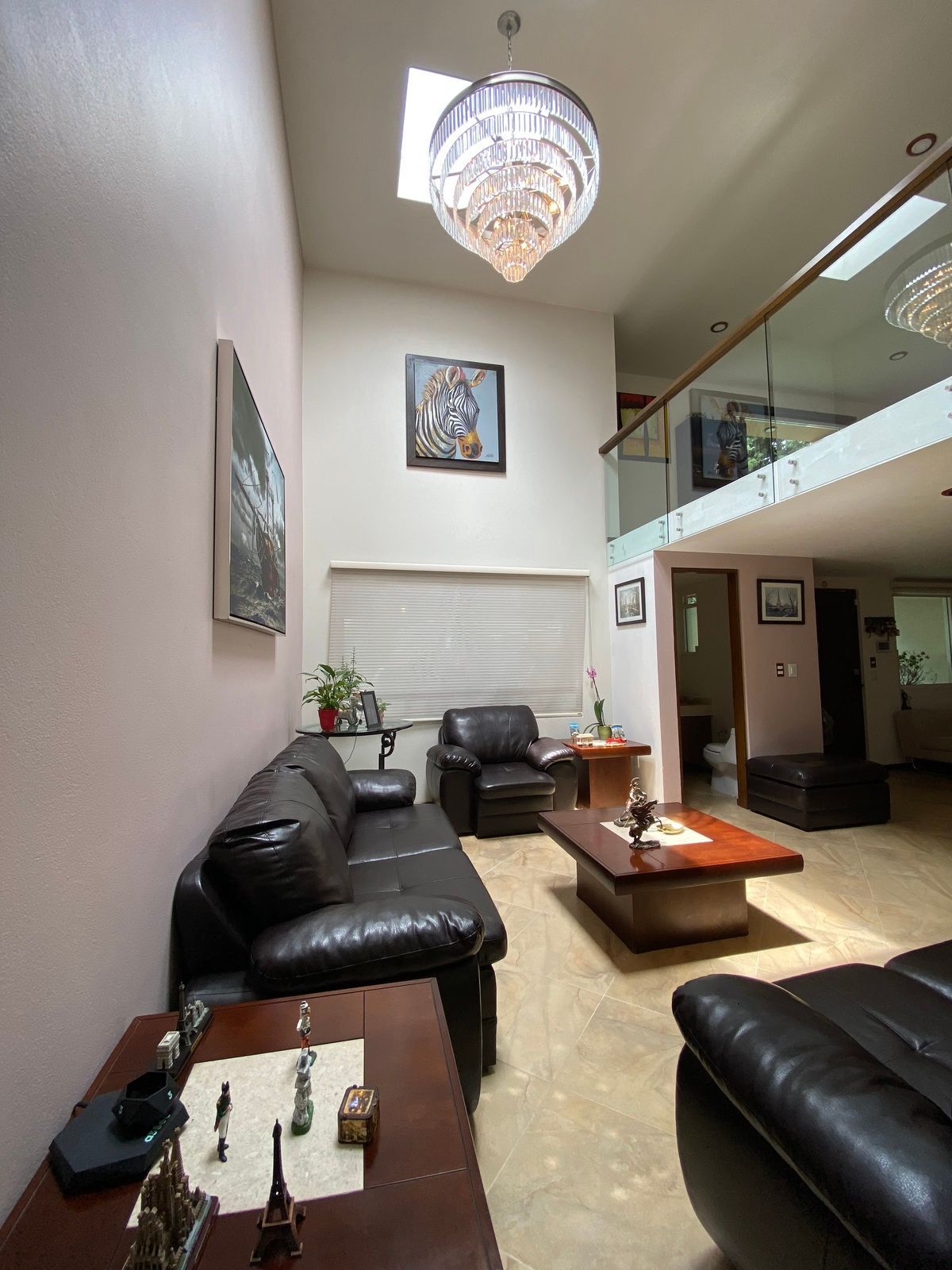 Casa con jardín, 3 recámaras, paneles solares, foto 1 de 29