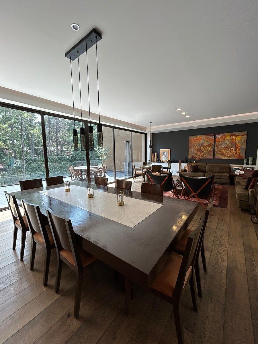 CASA COM TERRAÇO À VENDA EM LOMAS DE VISTA HERMOSA, foto 1 de 33