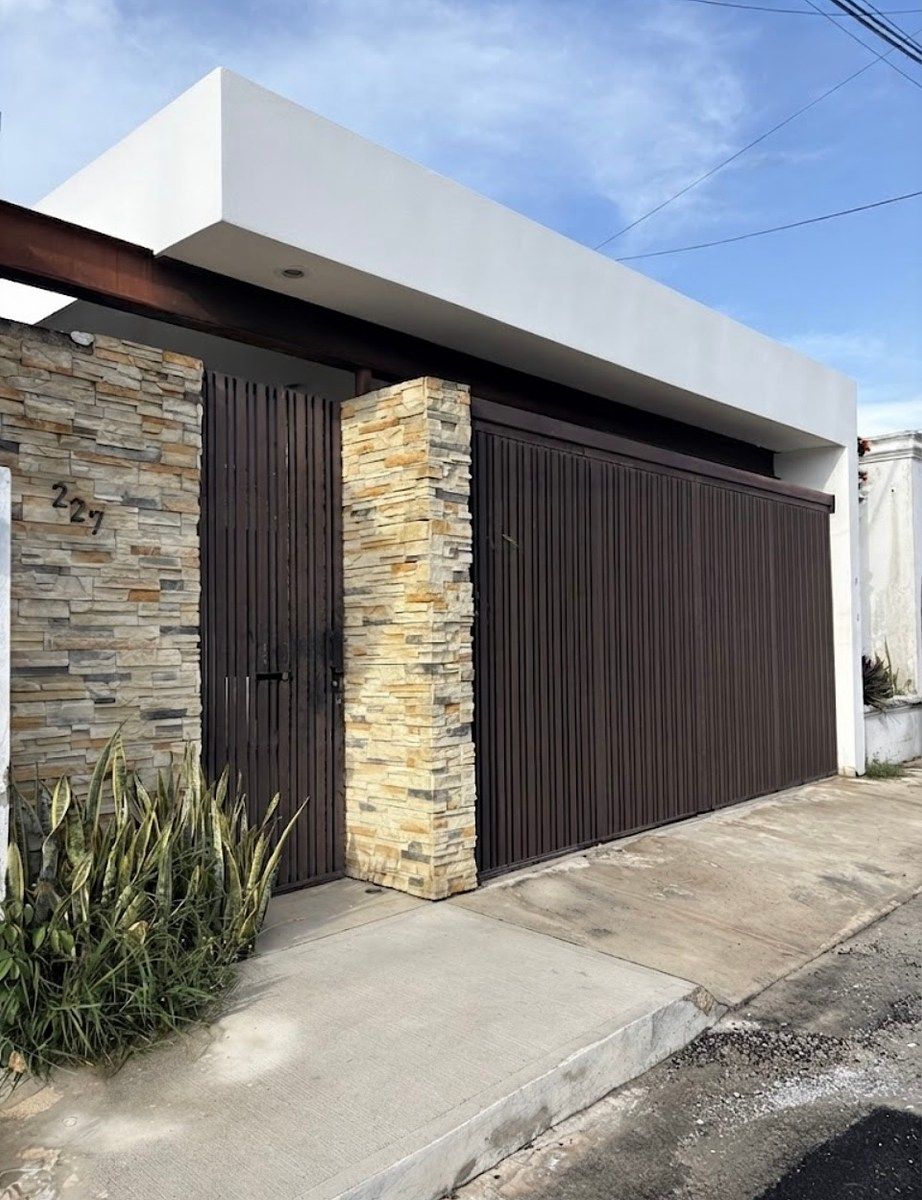 Single-Story House for Rent with 3 Bedrooms, photo 1 of 14