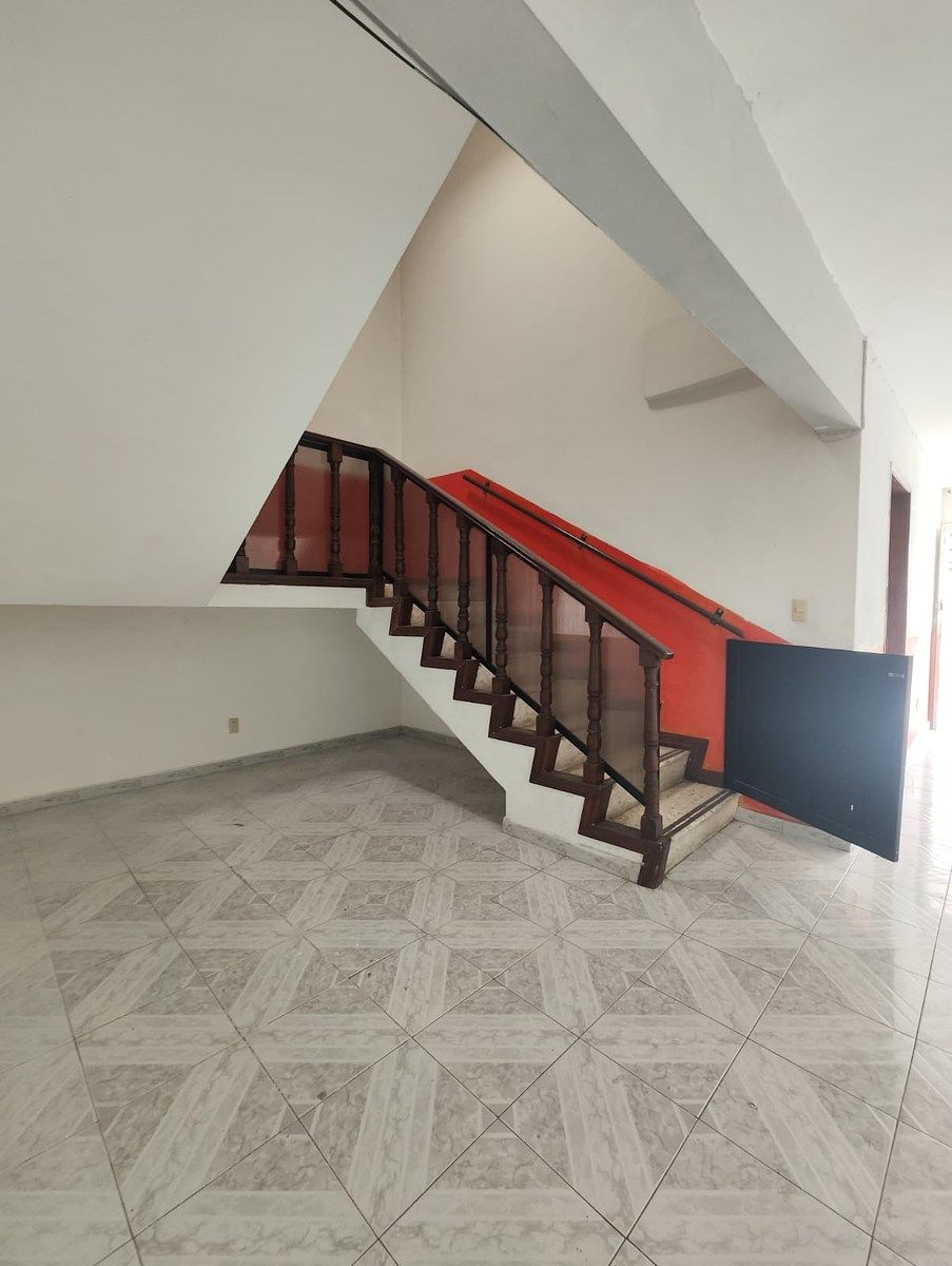 House with Commercial Use in Lomas de Querétaro, Querétaro, photo 4 of 19