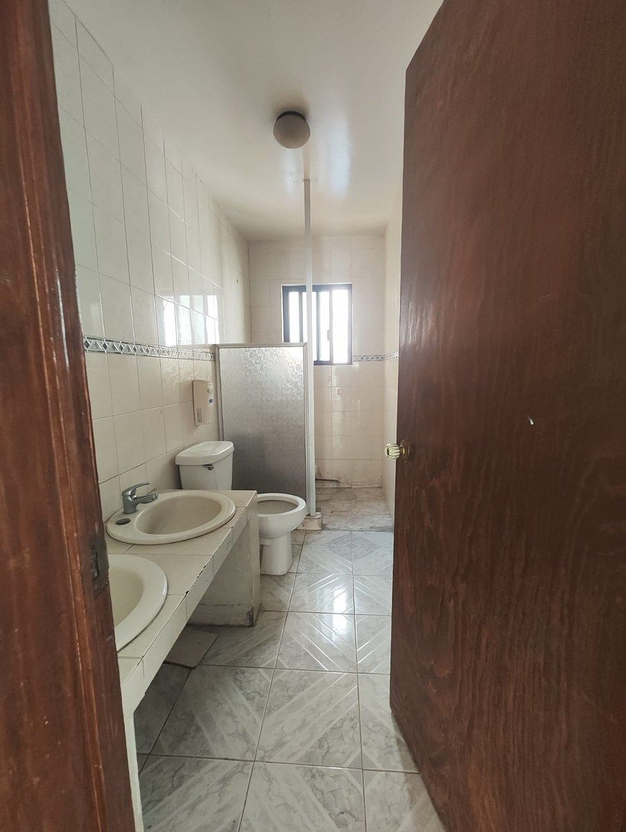 House with Commercial Use in Lomas de Querétaro, Querétaro, photo 6 of 19