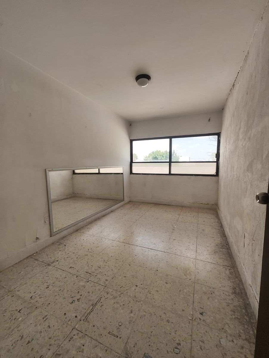 House with Commercial Use in Lomas de Querétaro, Querétaro, photo 10 of 19