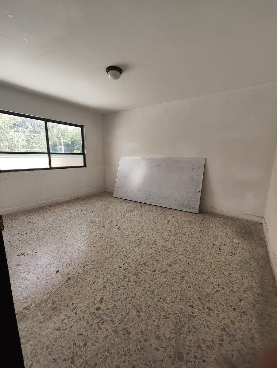 House with Commercial Use in Lomas de Querétaro, Querétaro, photo 9 of 19
